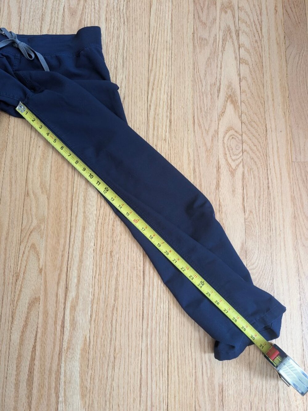 FIGS Livingston Basic Scrub Pants Men's Large 30" length navy Blue straight leg - Picture 10 of 11